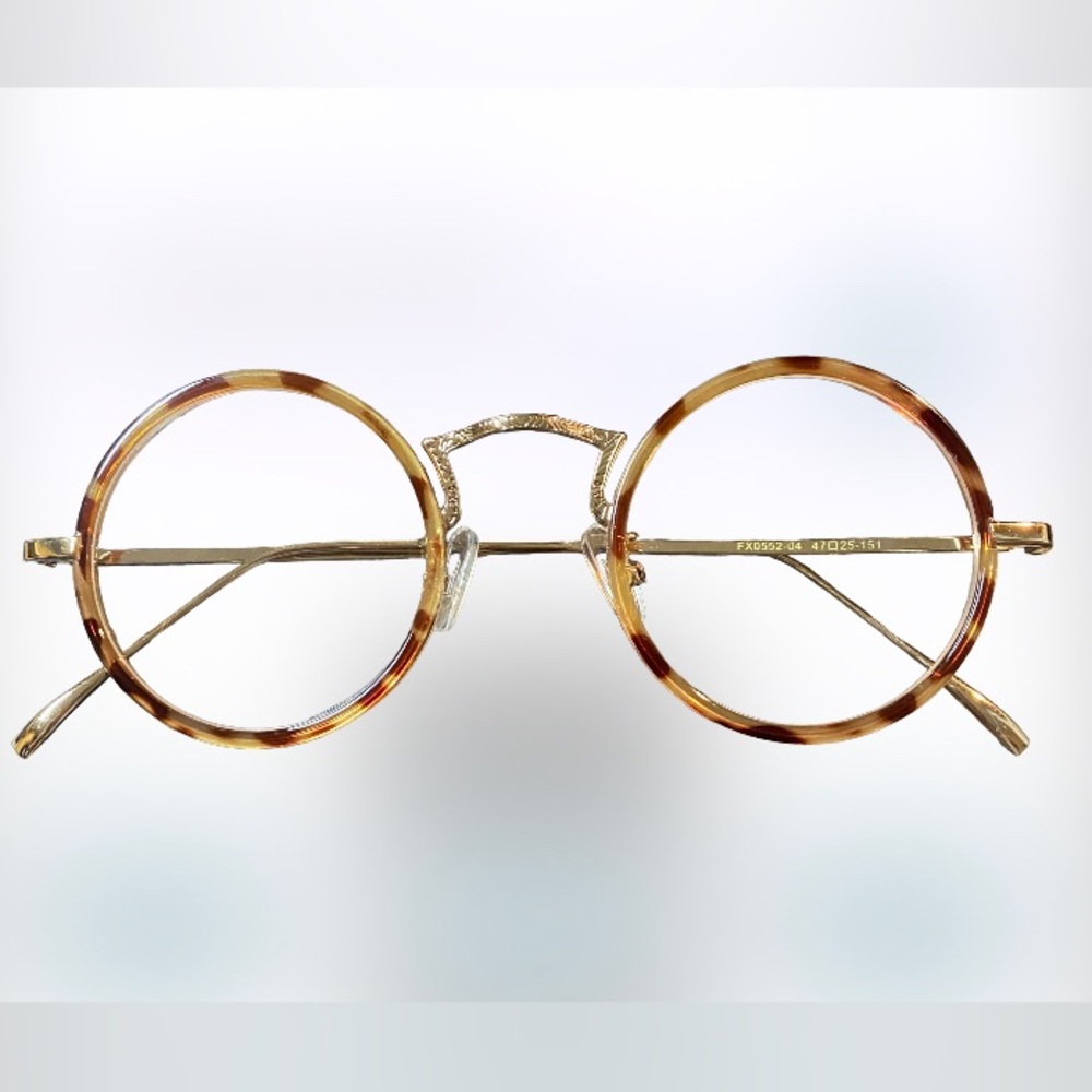Trendy tortoise gold glasses